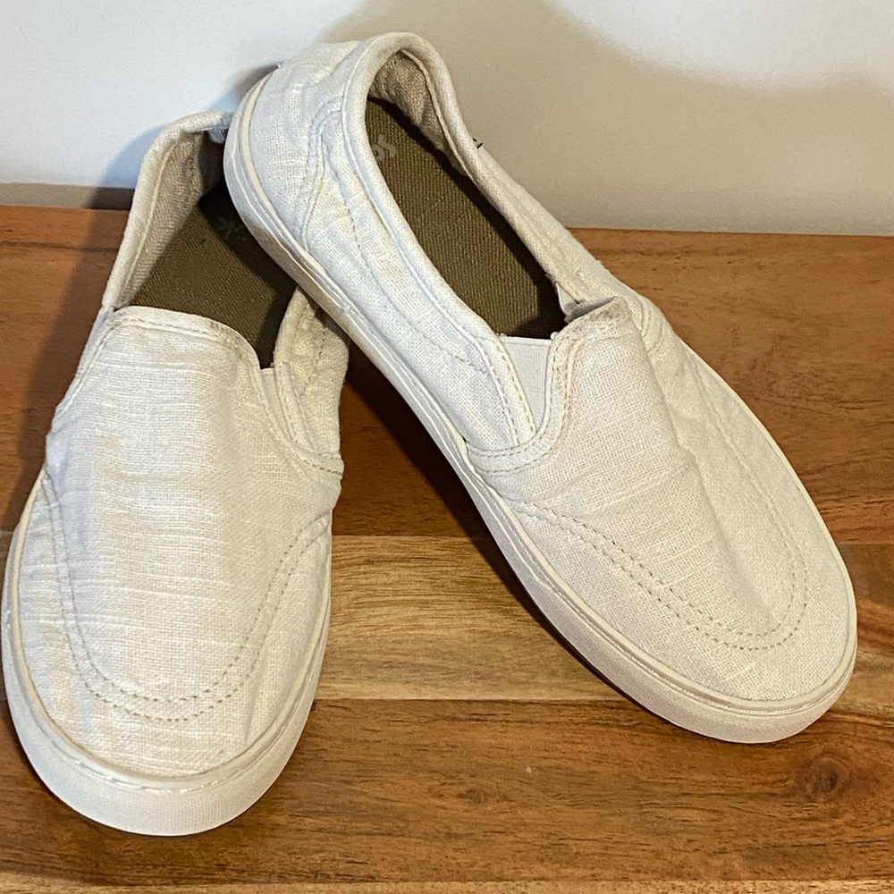Brand New Sanuk Slip on size 7